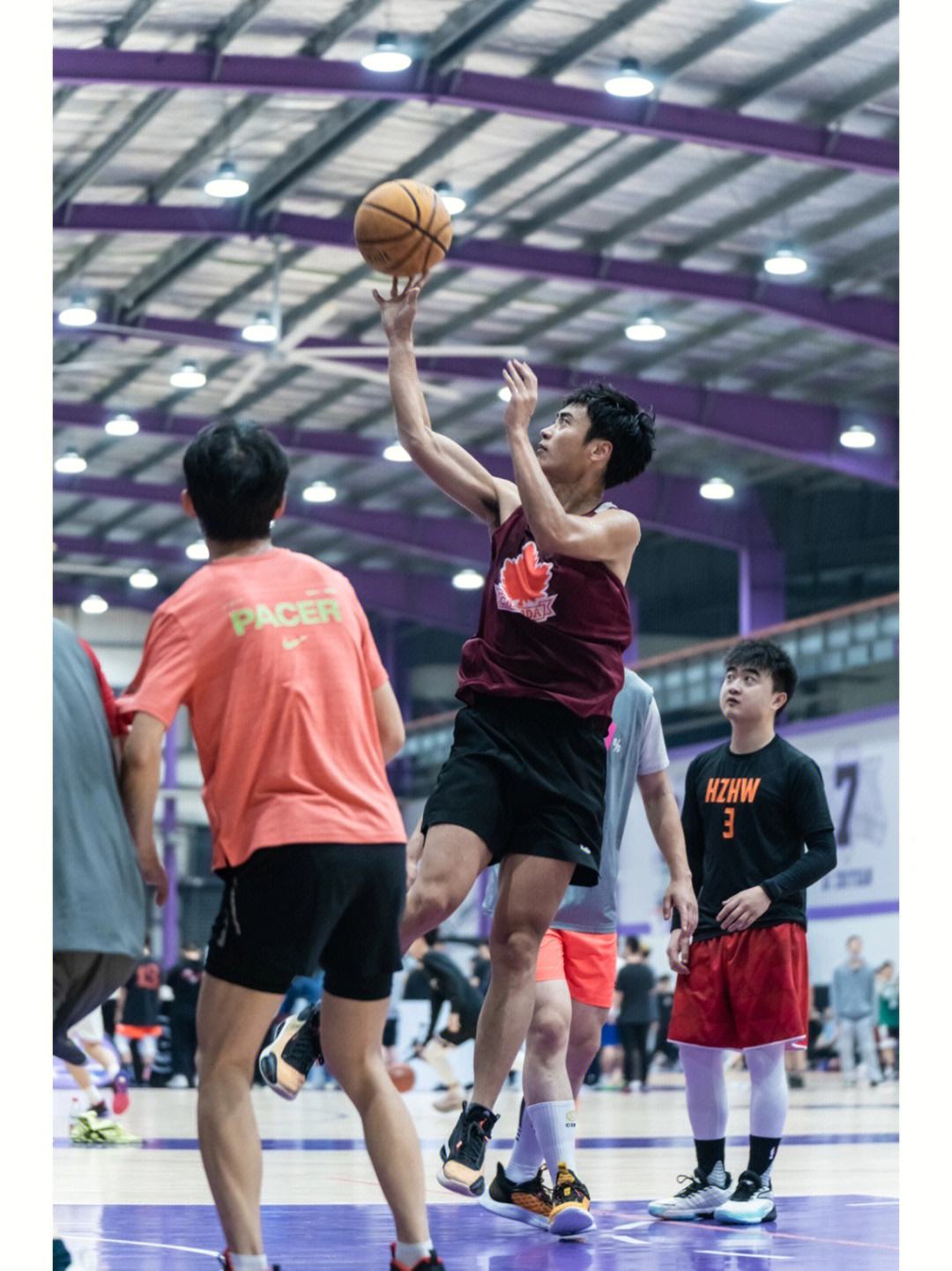 包含南美洲篮球团队迎来新教练，注入激情的词条