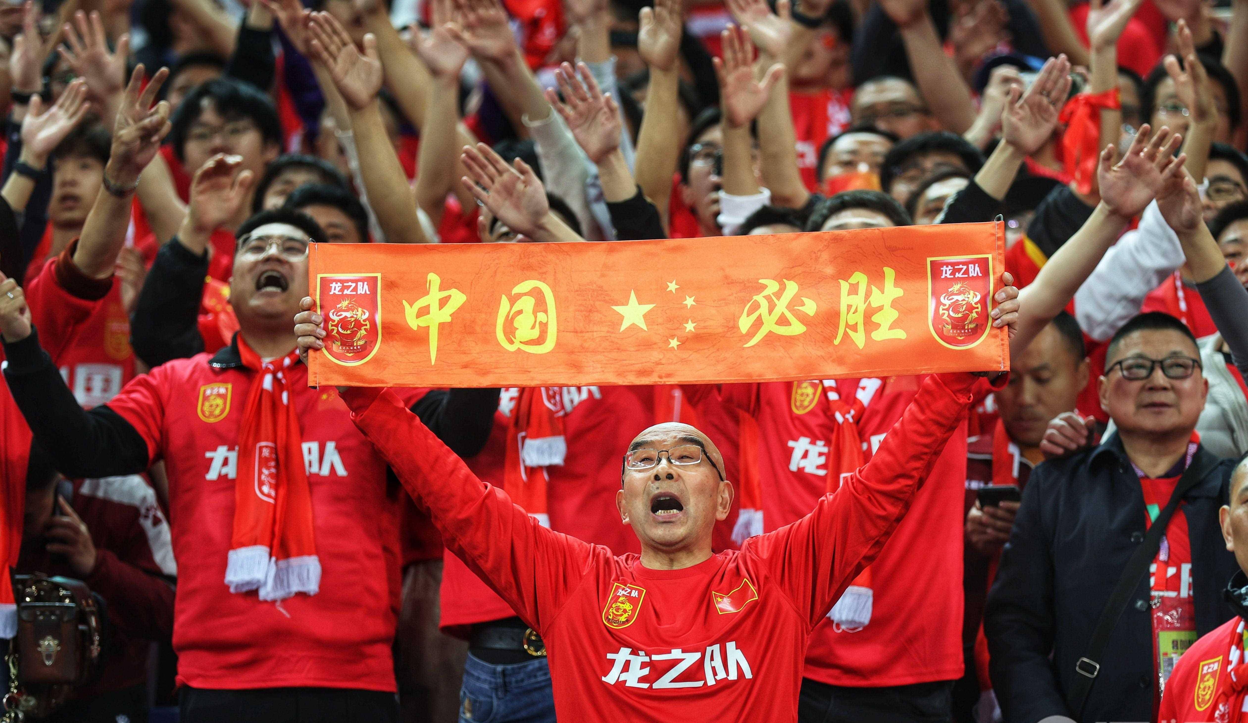 精彩足球巅峰对决造就传奇，中国队大放异彩